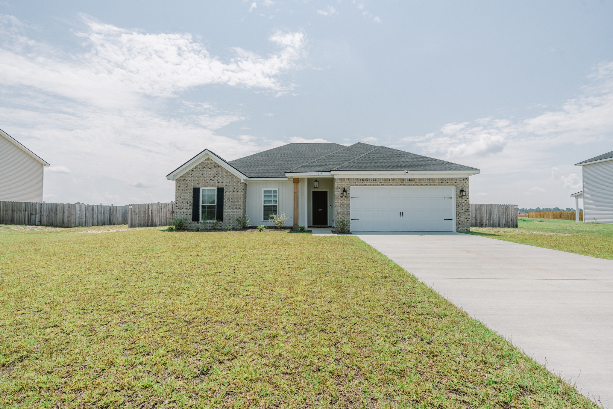 215 Deerfield Drive Northeast